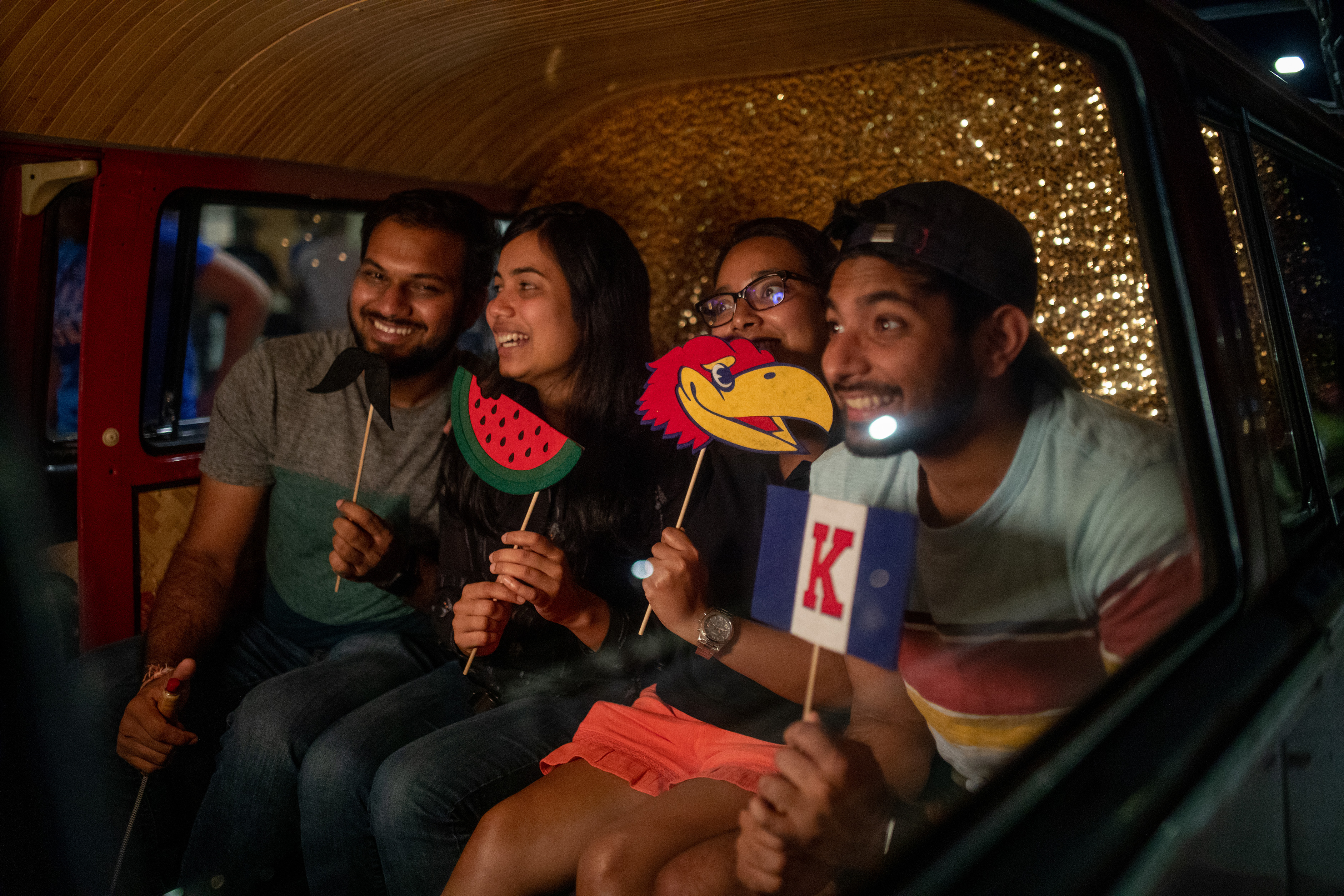 Students take a group photo at UnionFest during Hawk Week